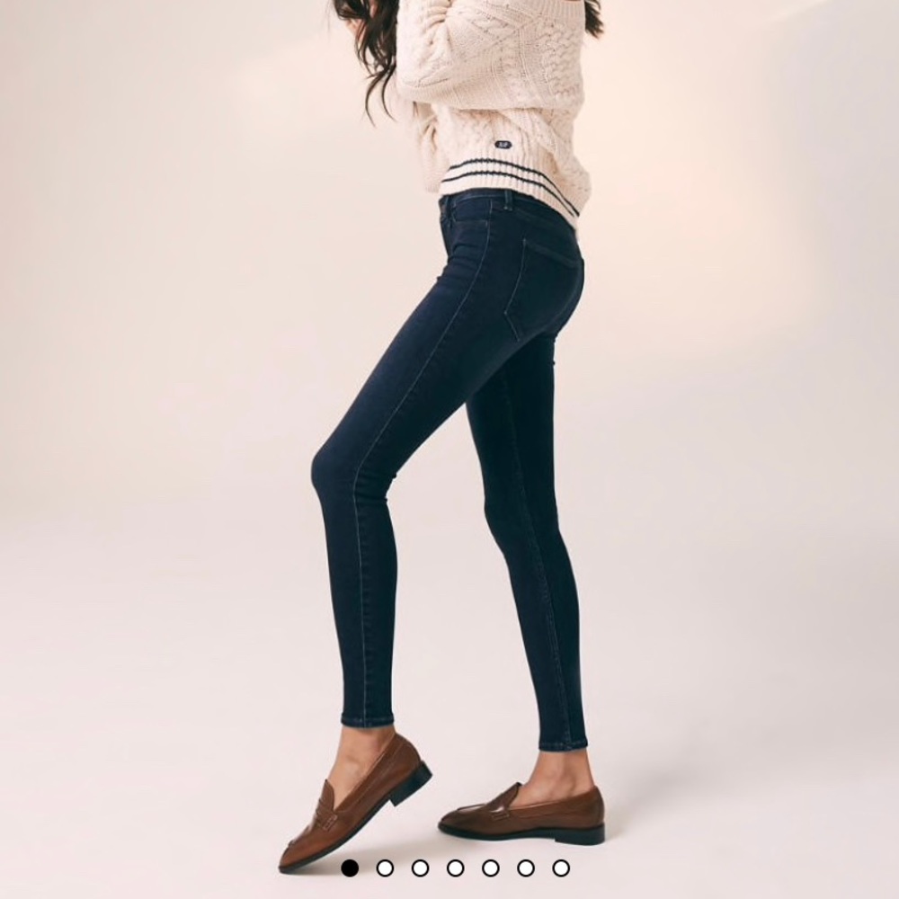 Abercrombie - Skinny Jeans - Dark Wash - Size 4-6